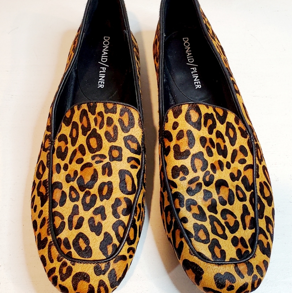 DONALD PLINER- HEDDY FLAT LEOPARD PRINT LOAFERS